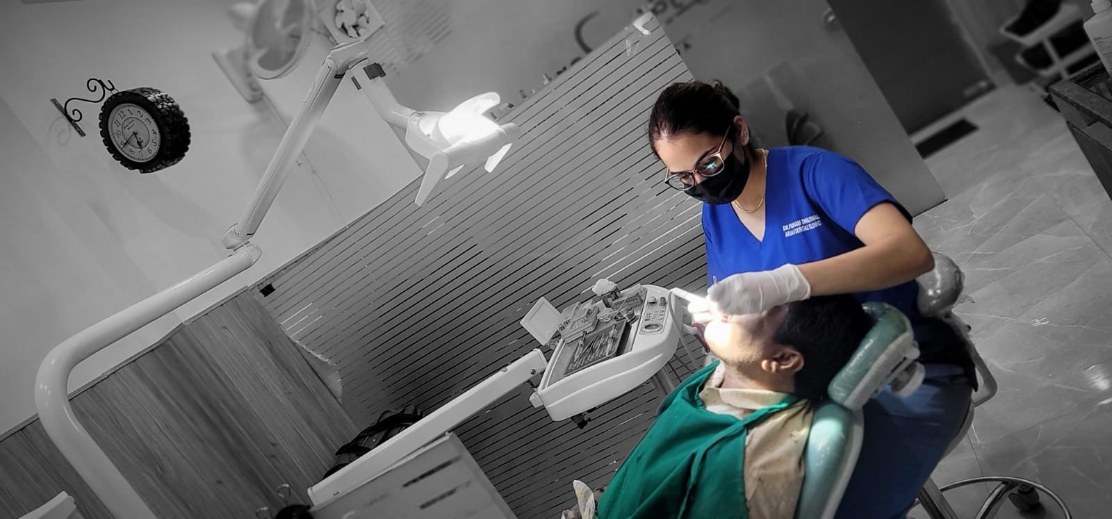Modern treatment room at Arjan Dental Clinic